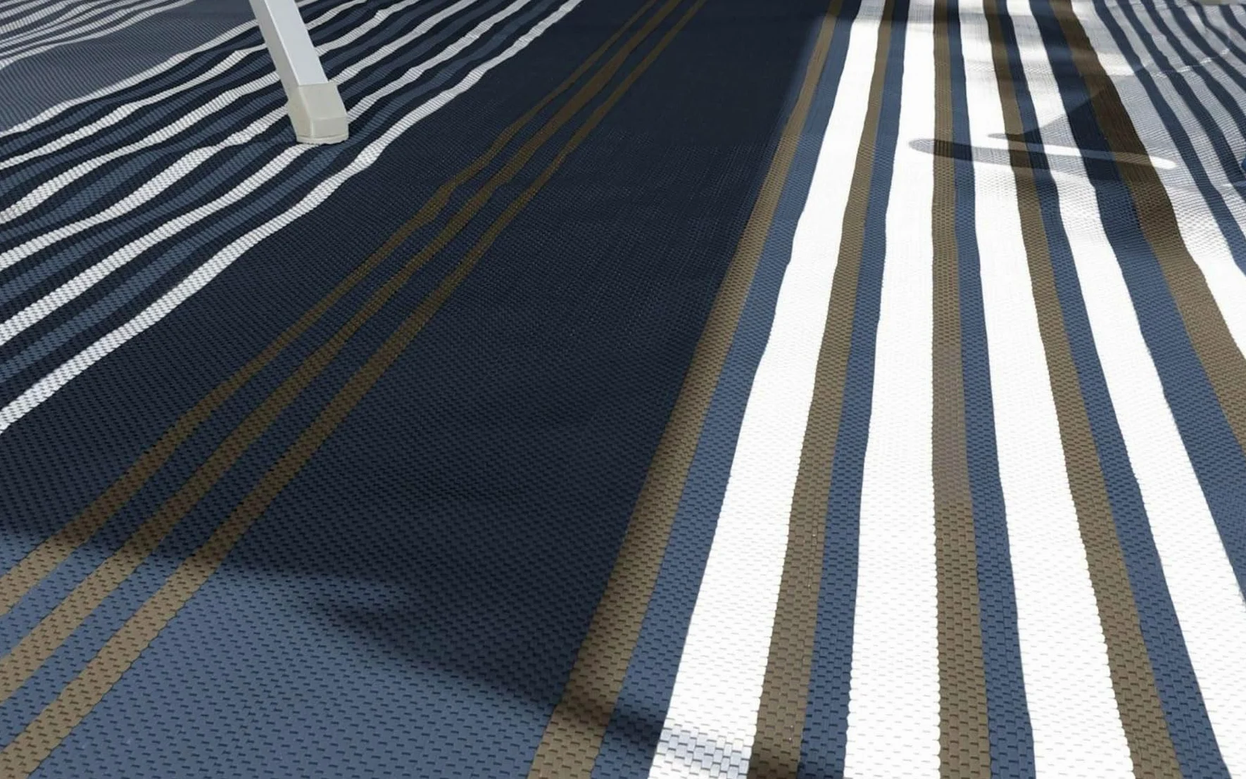 BRUNNER 0201138N.C64 Tapis Kinetic 400 250 x 350 cm, Bleu