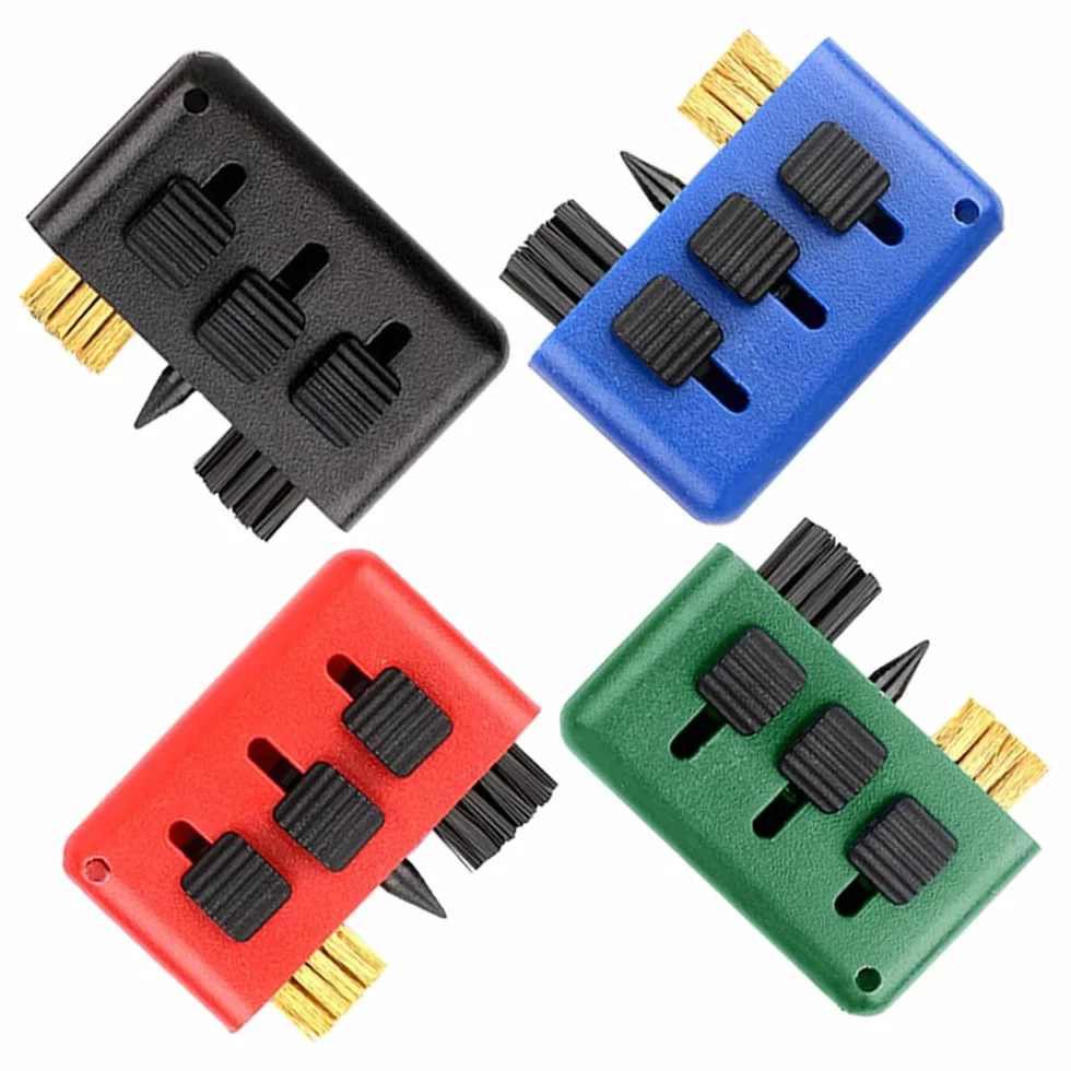 Lot de 4 brosses de nettoyage pour club de golf, taille de poche, brosse de nettoyage multi-usages, kit de nettoyage 3 en 1, portable et rétractable pour balles de golf (4 couleurs)