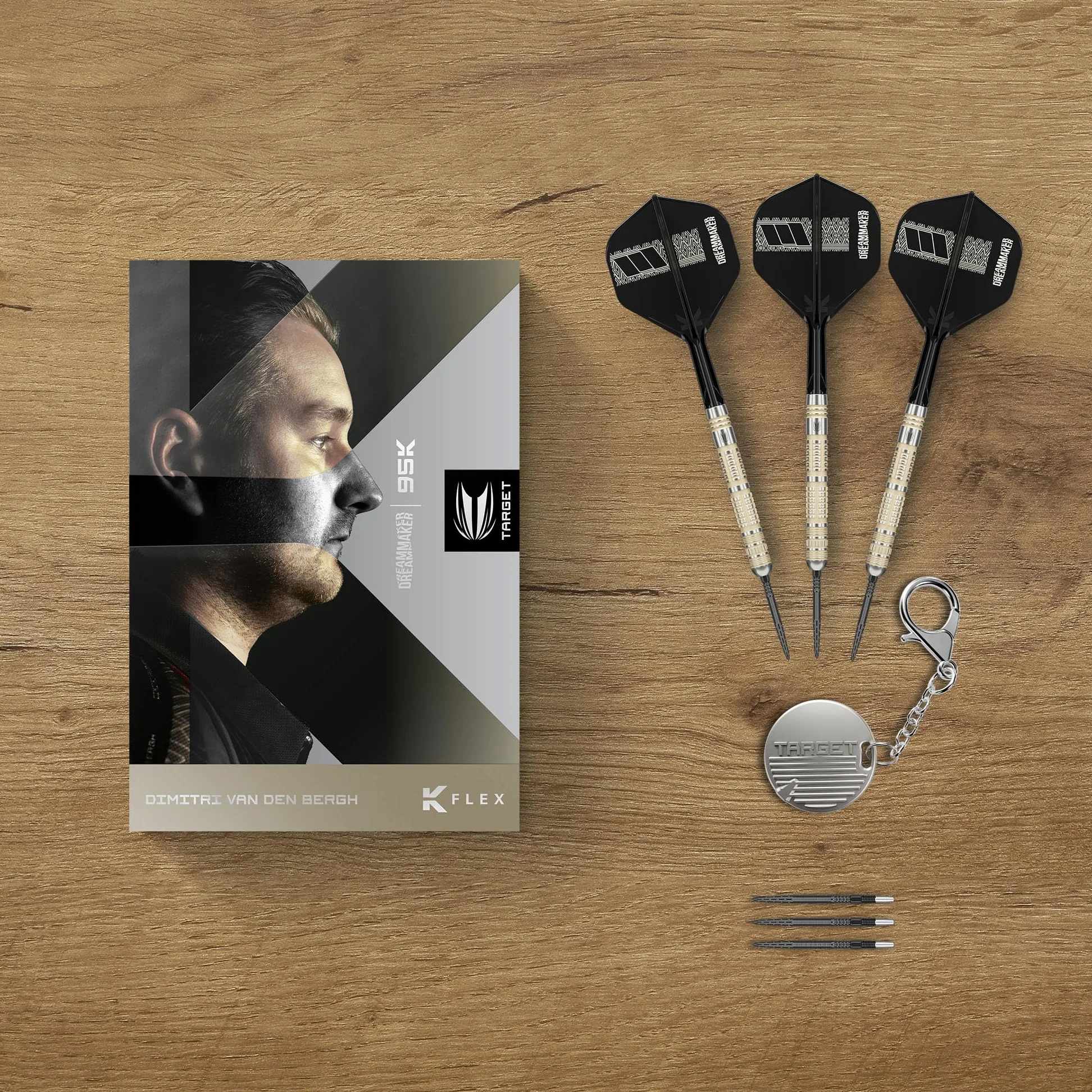 Target Darts Dimitri Van den Bergh Jeu de Fléchettes 95K à Pointe en Acier, 22G/23G/24G | Fléchettes 95% Tungstène, Ailettes Tige K-Flex N° 2, Pointes Swiss DX Noires Outil SP Inclus | Édition Joueurs