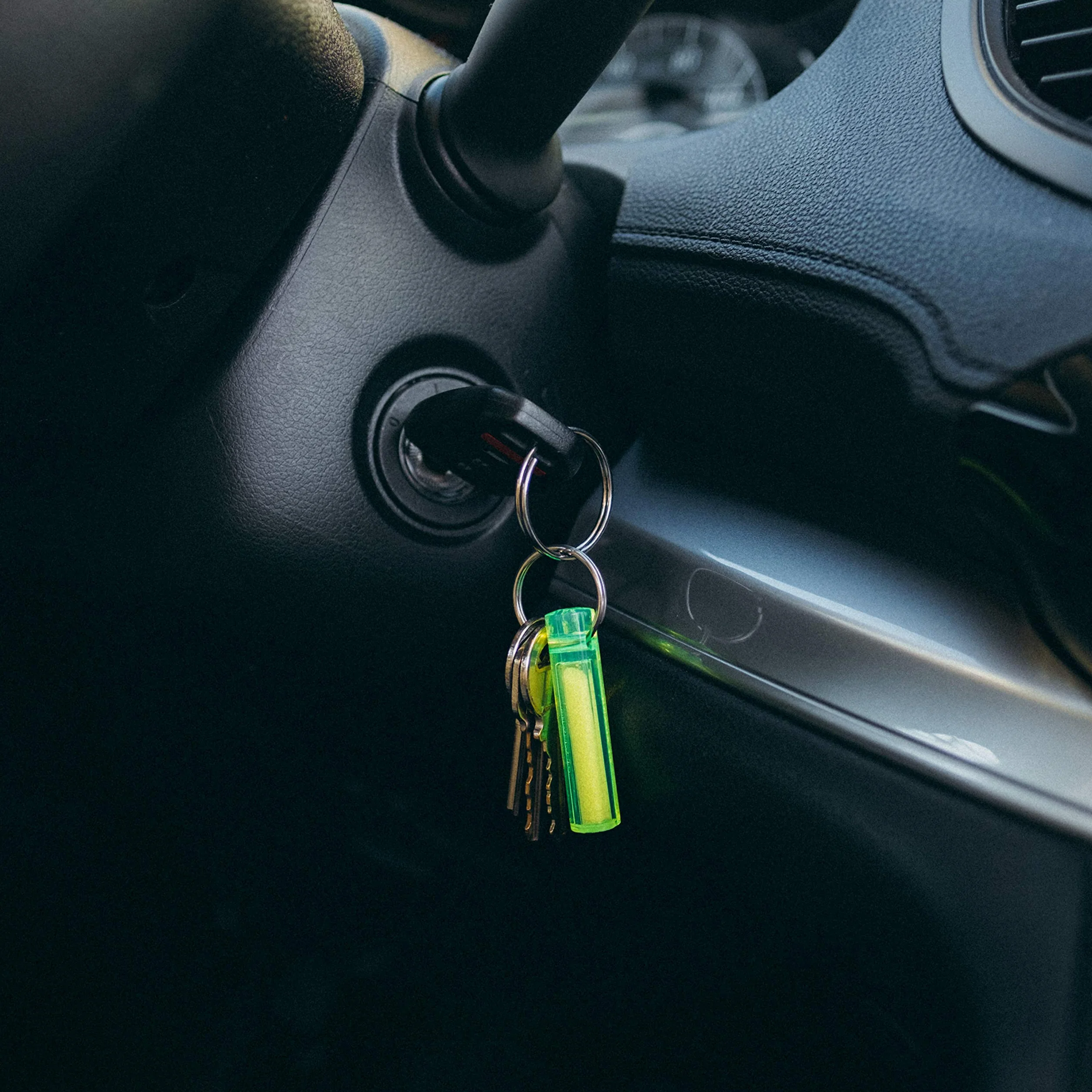 GEAR AID Ni Glo unisexe, porte-clés lumineux de 5 cm pour camping, SCUBA et pêche de nuit, vert, 5 cm
