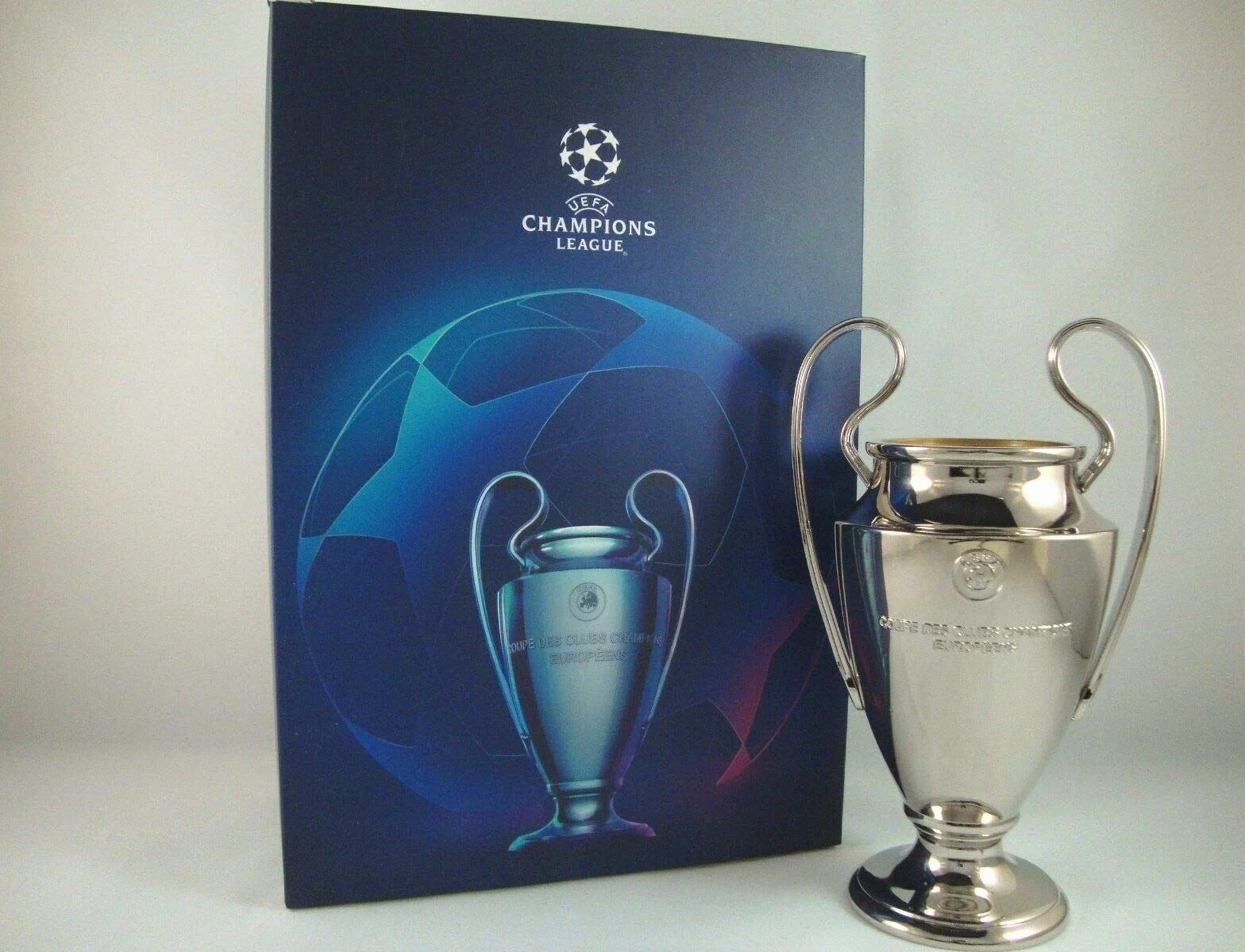 Réplique de trophée UEFA Champions League, 150 mm.