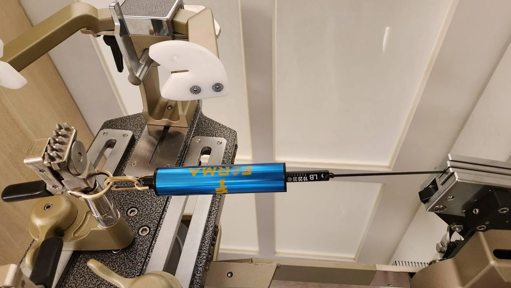 Machine à Corder Le Tennis, Calibrateur de Tension, Balance pour Raquettes de Tennis Badminton Squash