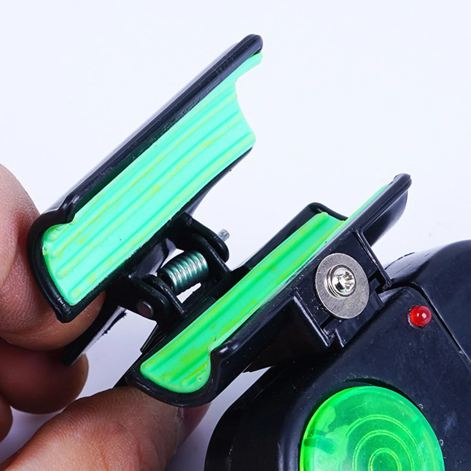 Avertisseurs De Touche Pour Canne À Pêche - 2 Pièces Alarme De Morsure Sensible Avec Éclairage LED - Accessoires De Pêche Pour Hommes Femmes Adultes En Eau Salée Cadeaux Amis
