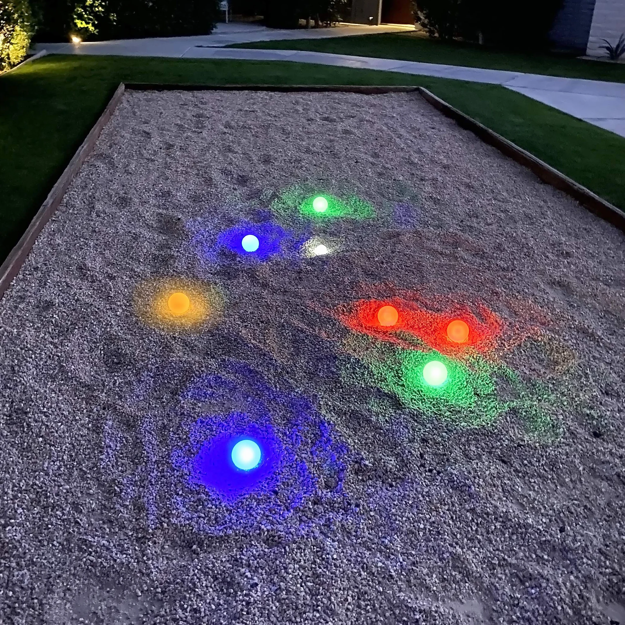 GoSports Jeu de Boules de pétanque LED – Comprend 8 Boules Lumineuses de pétanque, Pallino, étui et Corde à mesurer – Choisissez 85 mm ou 100 mm