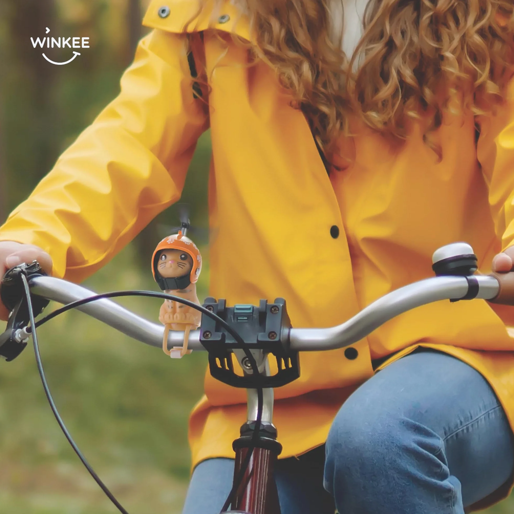 Winkee Chaton pour vélo avec Casque Adorable Bike Kitty hélice Mascotte de vélo en Caoutchouc Décoration vélo Chat