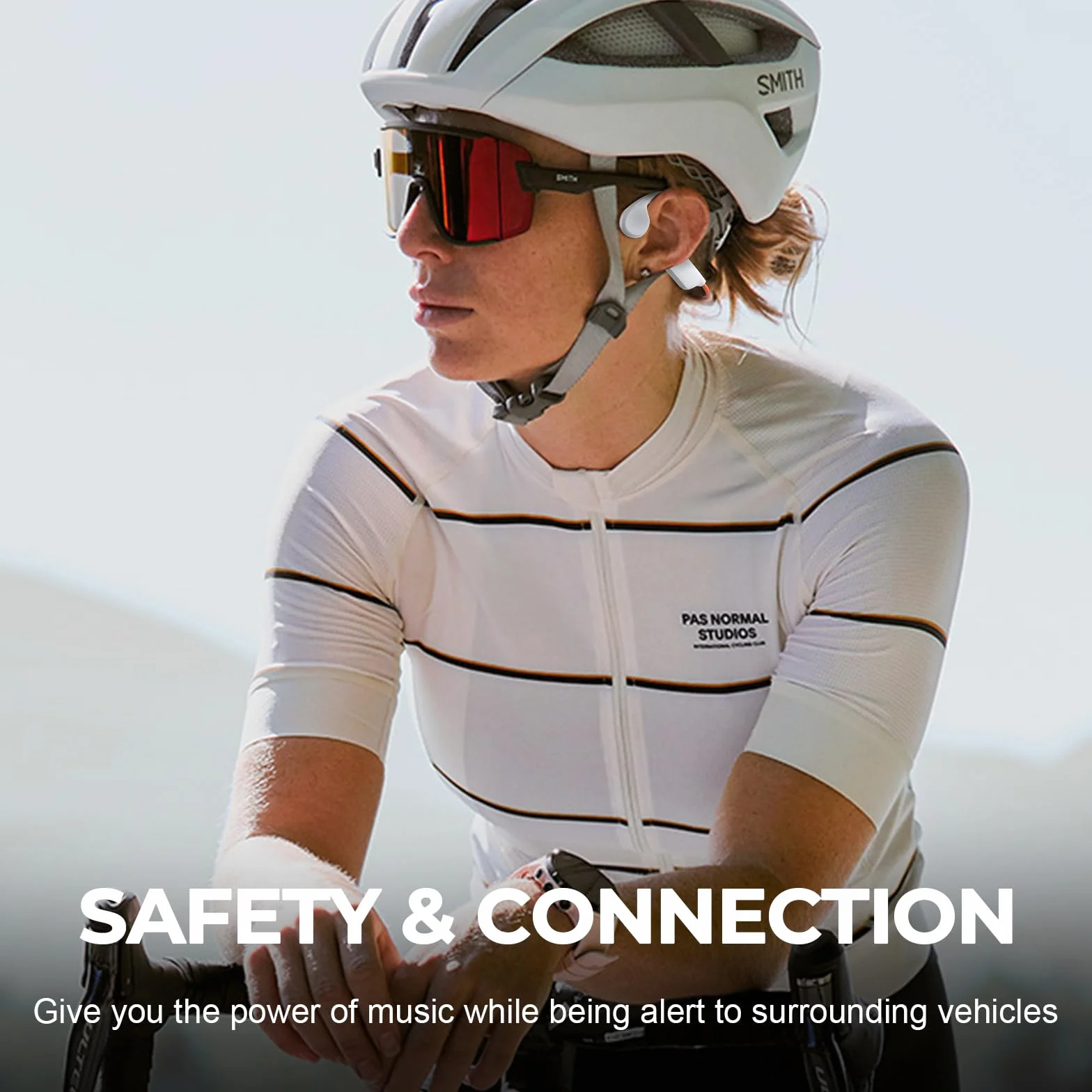 Casque Conduction Osseuse, Écouteur Natation À Bluetooth 5.3, mémoire 32 Go intégrée, Lecteur MP3 Étanche IPX8-10 Heures de Jeu, Casque Sport pour la Natation Blanc