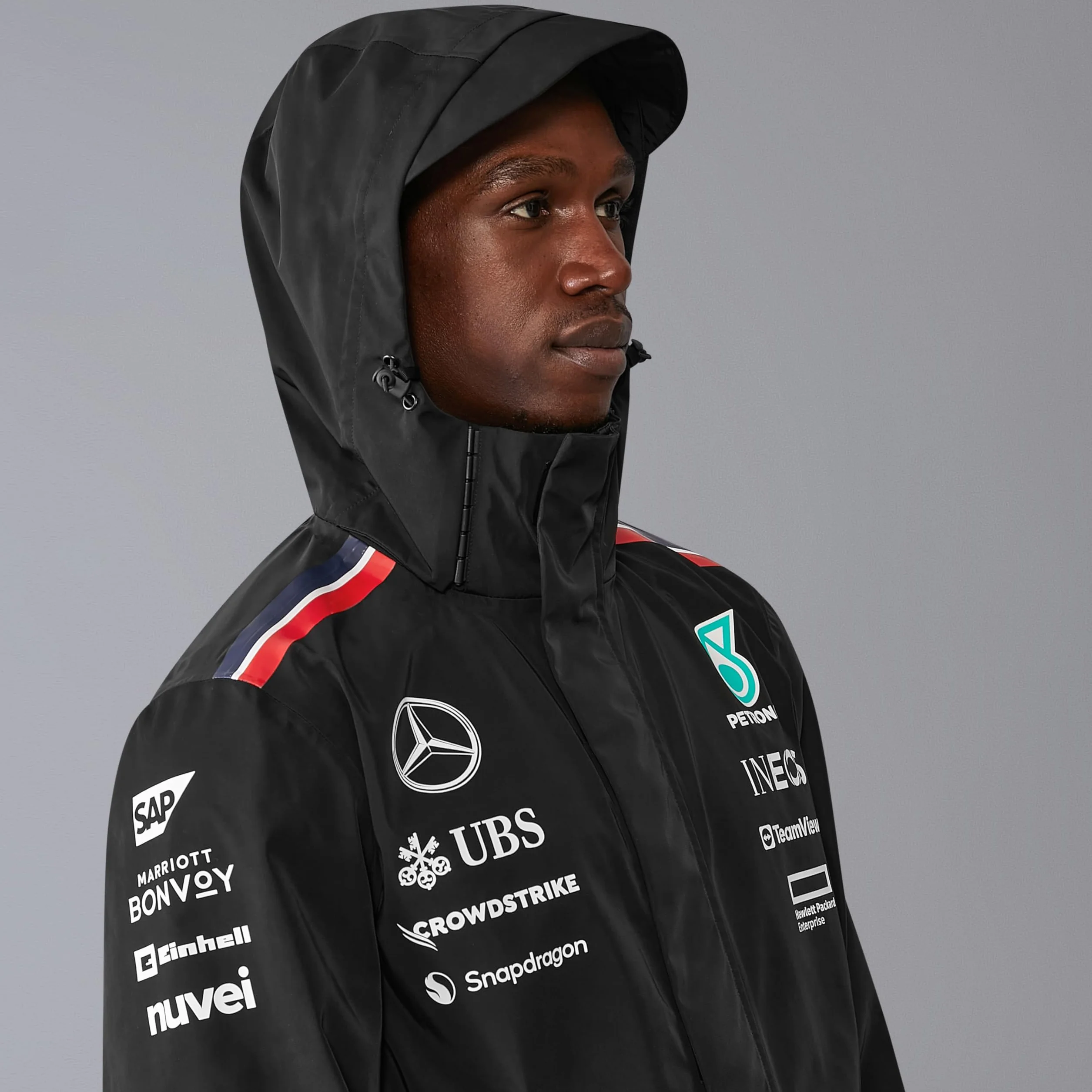 Mercedes AMG Petronas Veste de pluie F1 2024 Team Noir Taille M