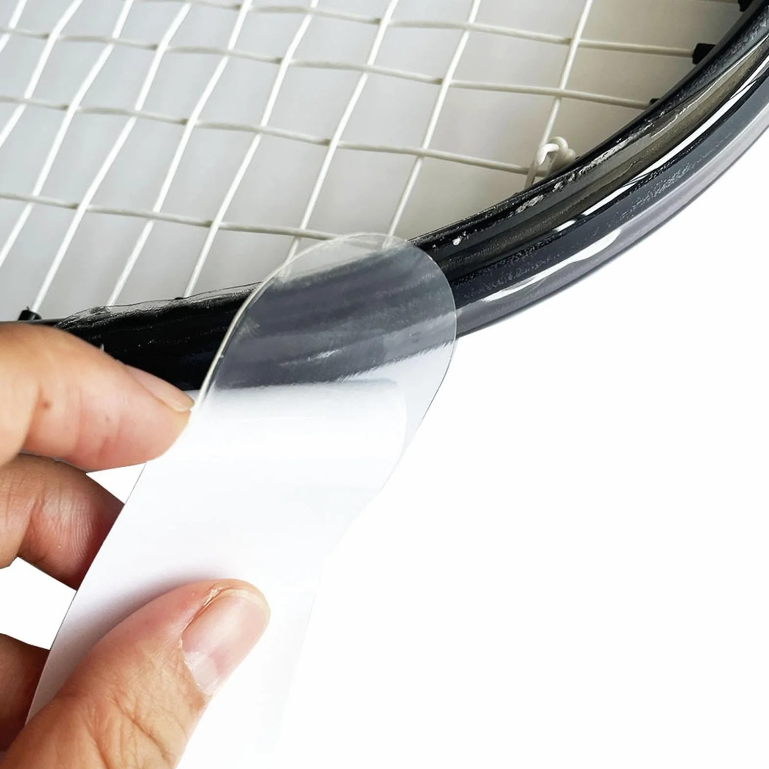 Bande de protection transparente pour cadre de raquette de tennis