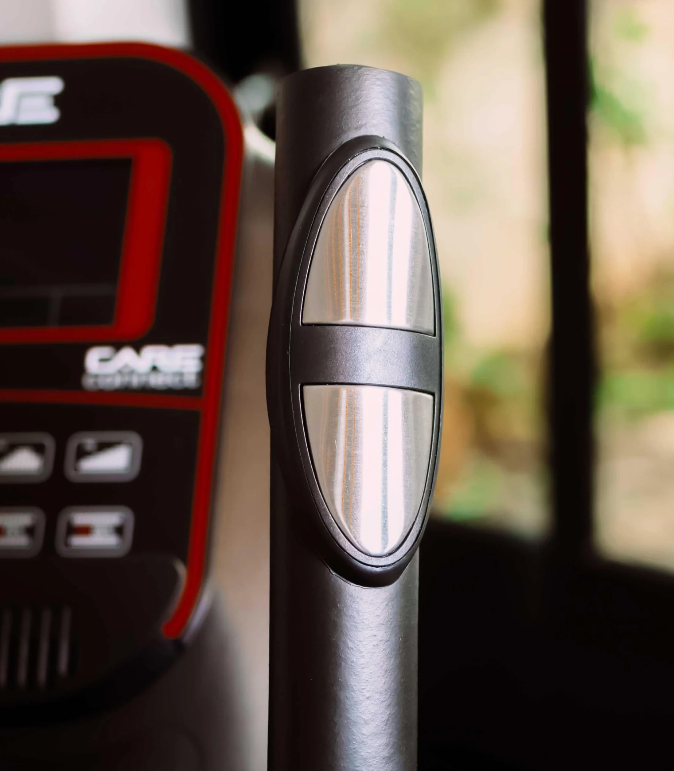 Care Fitness ELLIXUM FD Vélo Elliptique 23 Programmes 16Kg Masse d'Inertie Résistance Magnétique