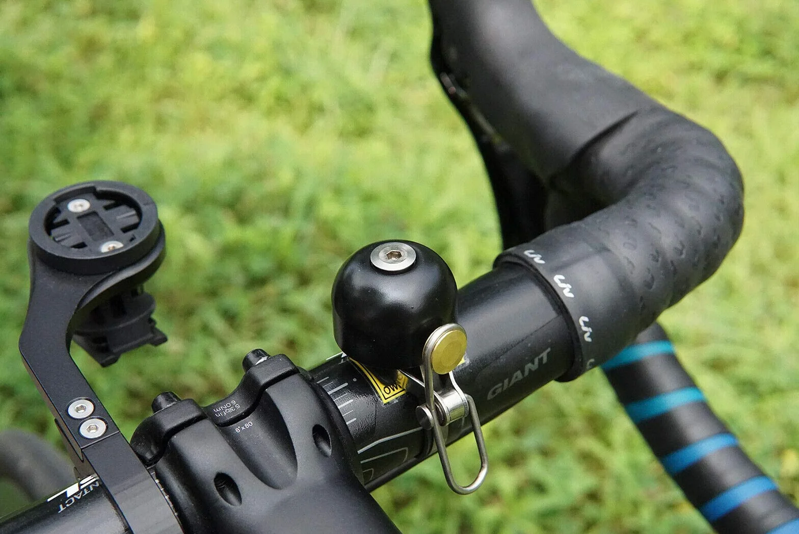 ROCKBROS Sonnette de Vélo Sonore Vintage, Klaxon Puissant pour Vélo Course VTT Gravel, Cloche Guidon 22-32 mm