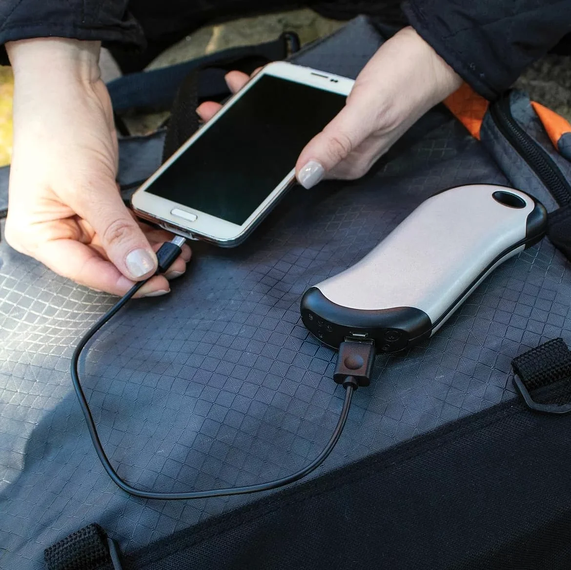 Zippoo HeatBank 9s Chauffe-mains rechargeable et batterie externe NAEM