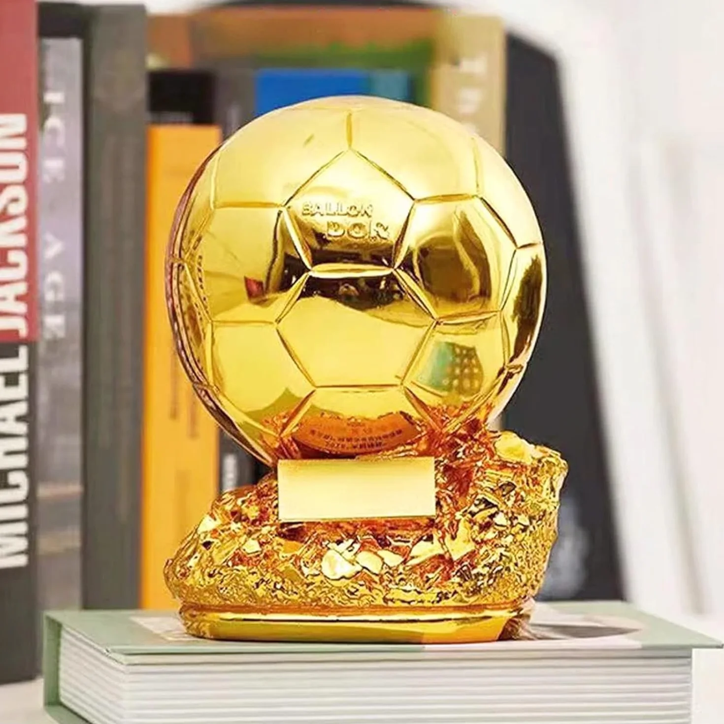 Réplique du Trophée Ballon d'or en Résine - Personnalisable, Récompense Football Meilleur Joueur & Souvenir Sportif