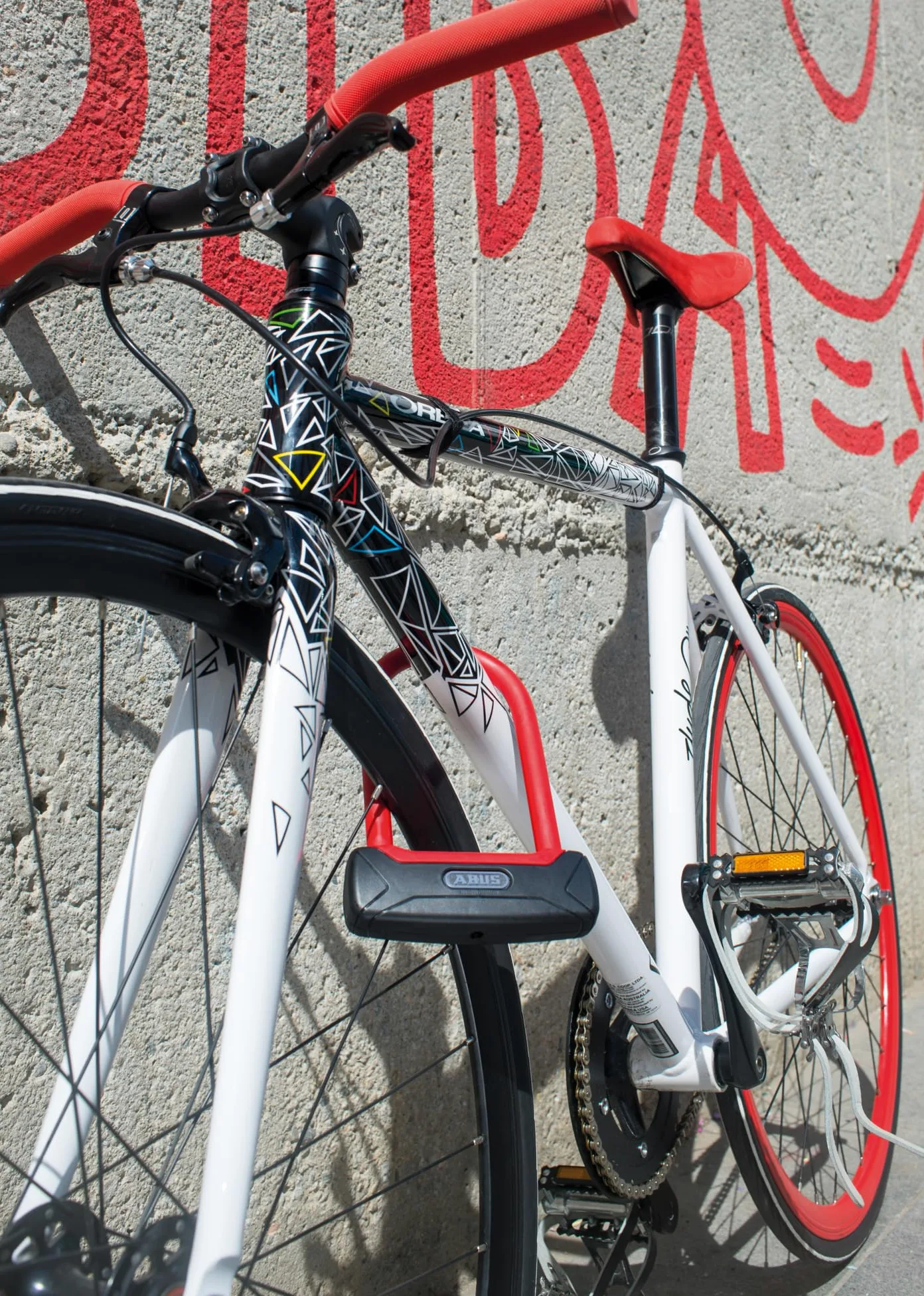 ABUS Antivol U Granit Plus 640/135HB230 + Support TexKF, Noir | Antivol vélo léger avec cylindre ABUS Plus, niveau sécurité 12, hauteur 230 mm, 2 clés et Code Card inclus