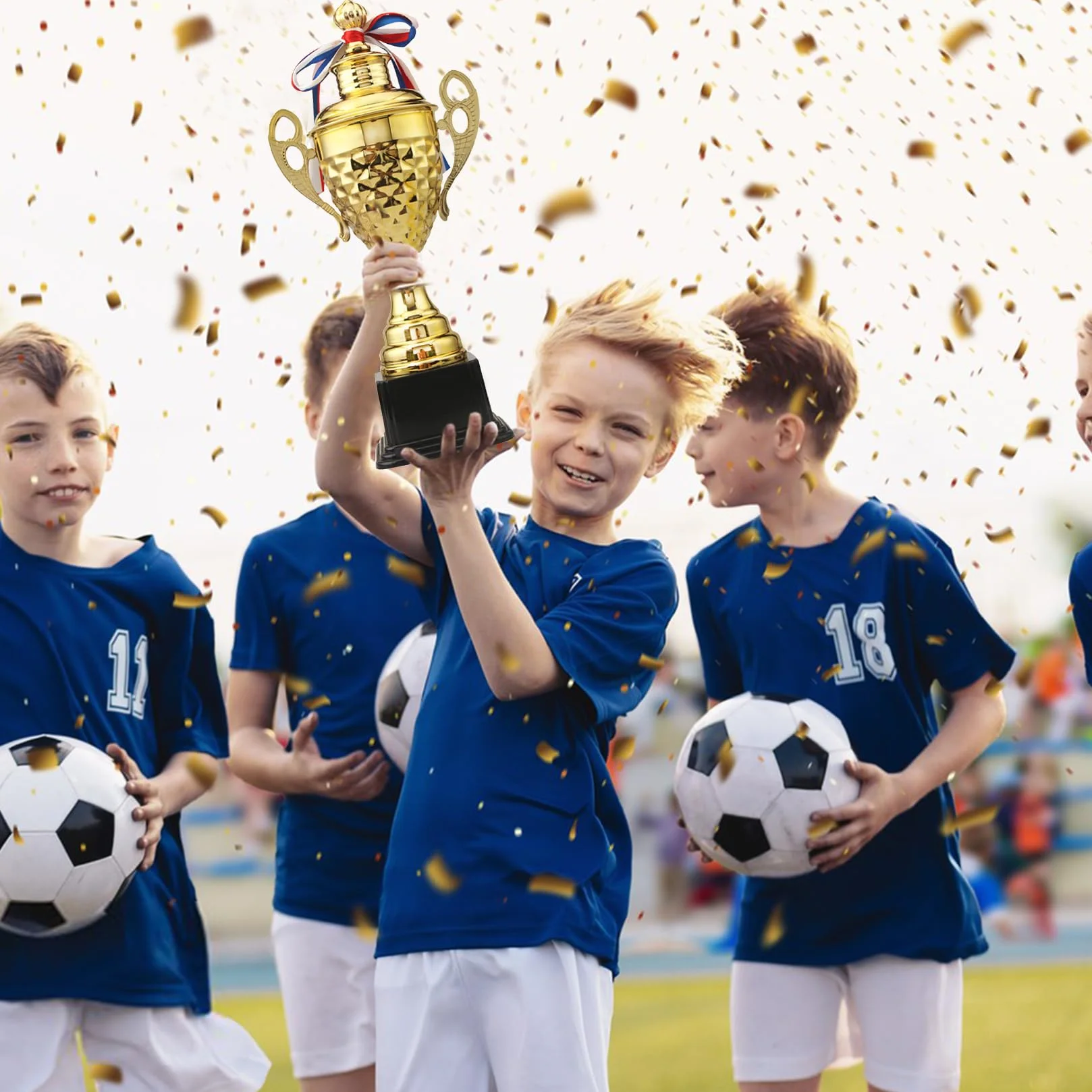 Trophée doré 37cm Grand Trophee pour Tournois Sportifs Compétitions Cérémonies et Fêtes