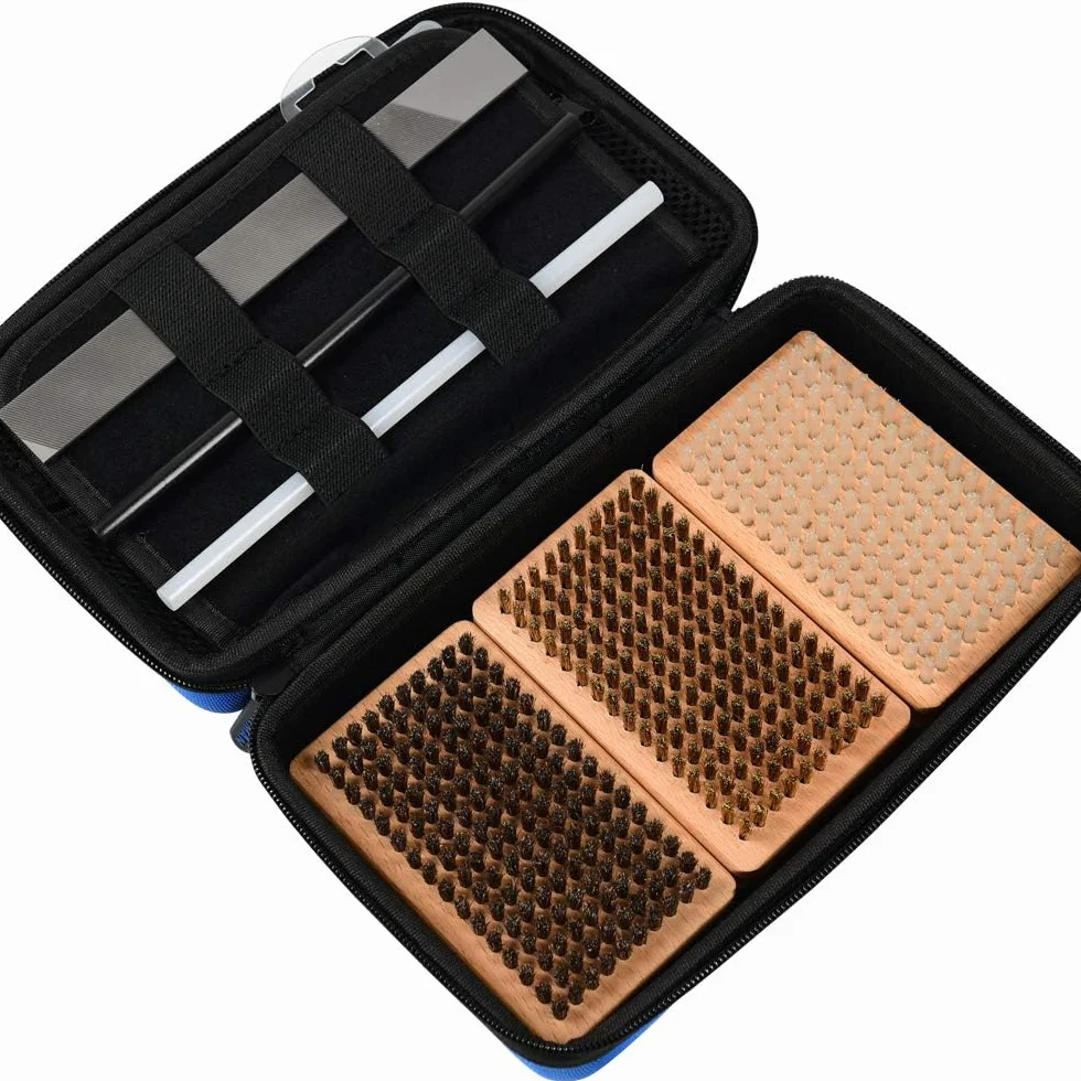XCMAN Kit de brosses de réglage pour Ski et Snowboard - Nylon, Laiton, Crin de Cheval - Grattoir en métal - Lime Plate en Ptex, Boîte Bleue