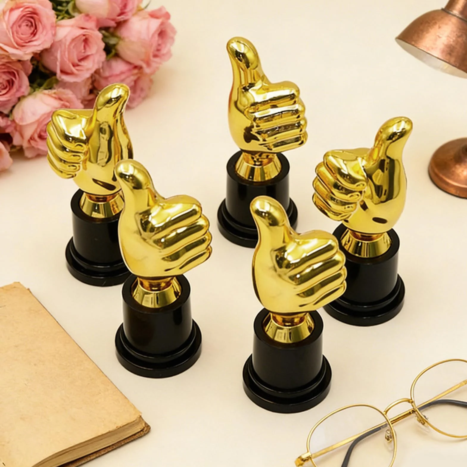 4 Pièces Plastic Gold Trophy Award 13 x 5 cm Trophee Forme du Pouce Classique Mini-Trophée Récompense Enfant Mini Trophies pour Objets Cérémonie Récompenses Objets Commémoratifs (Doré)
