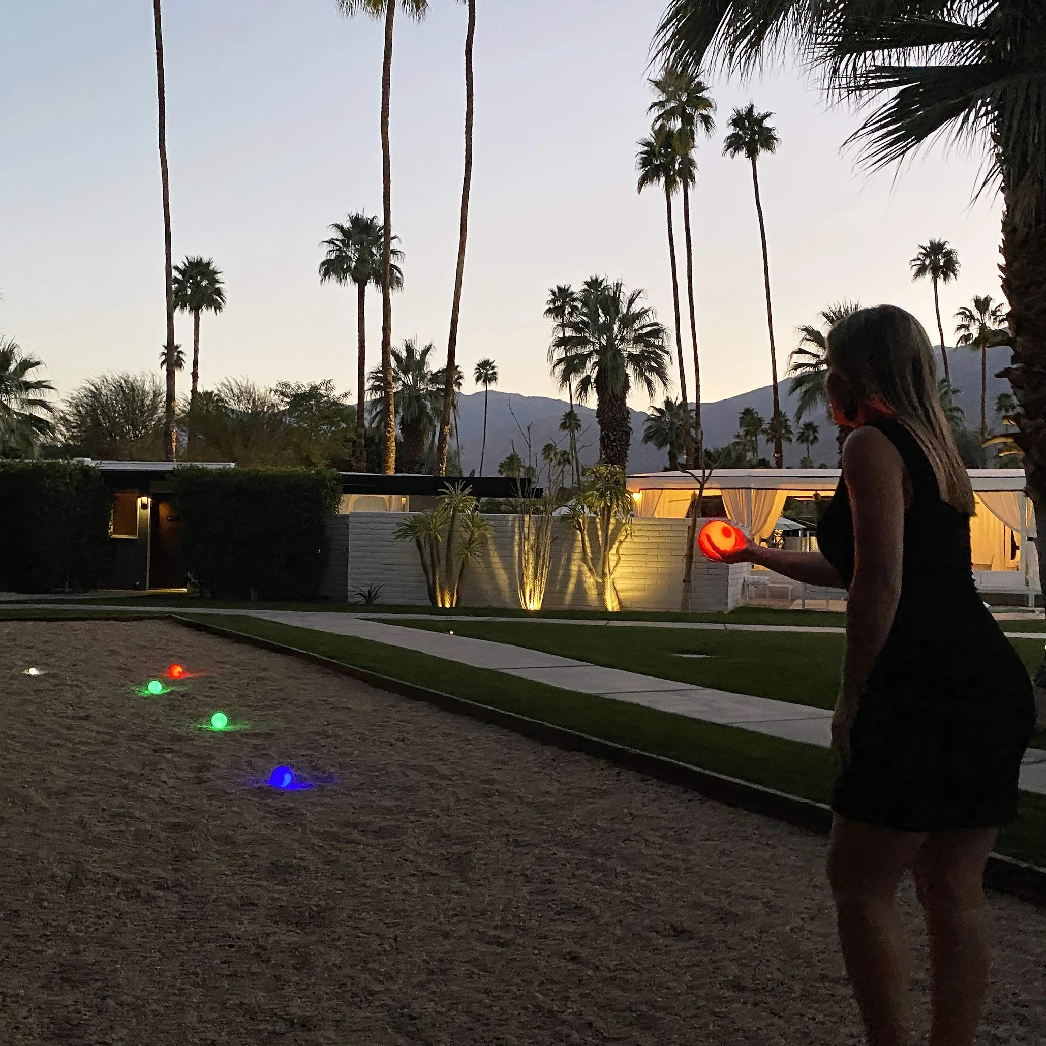 GoSports Jeu de Boules de pétanque LED – Comprend 8 Boules Lumineuses de pétanque, Pallino, étui et Corde à mesurer – Choisissez 85 mm ou 100 mm