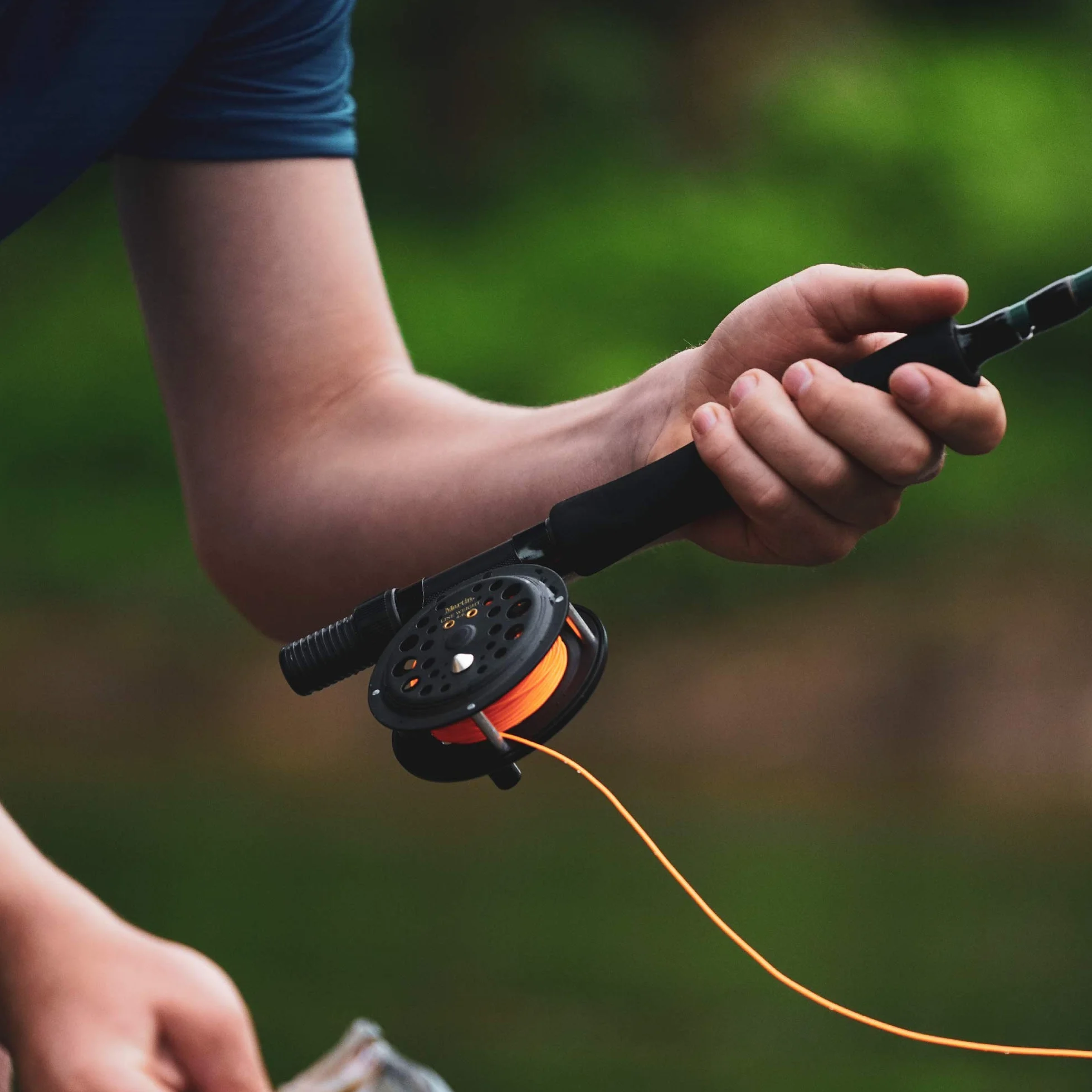 Martin Caddis Creek Fliegenfischrolle, verstärkte Aluminiumspule mit Druckknopf-Entriegelung