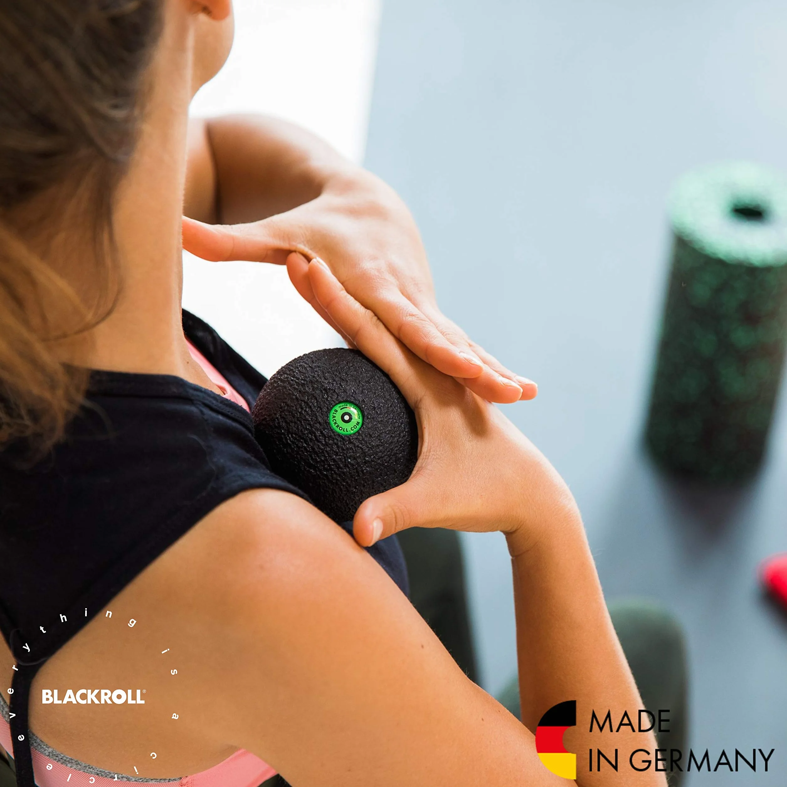 BLACKROLL® Faszienball balle de fascia pour automassage ciblé, balle de massage dureté moyenne fabriqué en Allemagne
