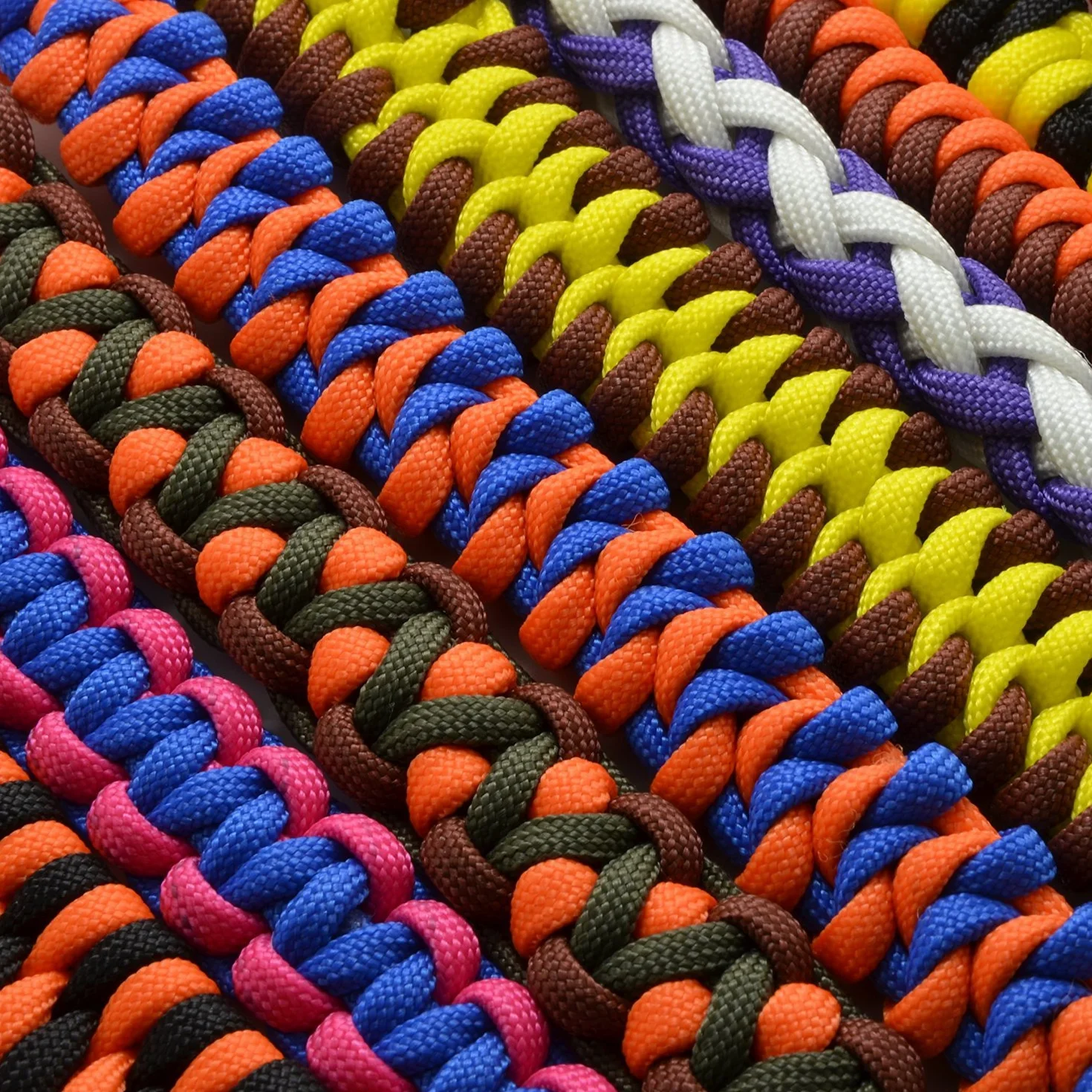 Corde Paracord 550 4mm 30m Camouflage Vert Marron Blanc 7 brins Noyau 250 kg 550 LB Camping Survie