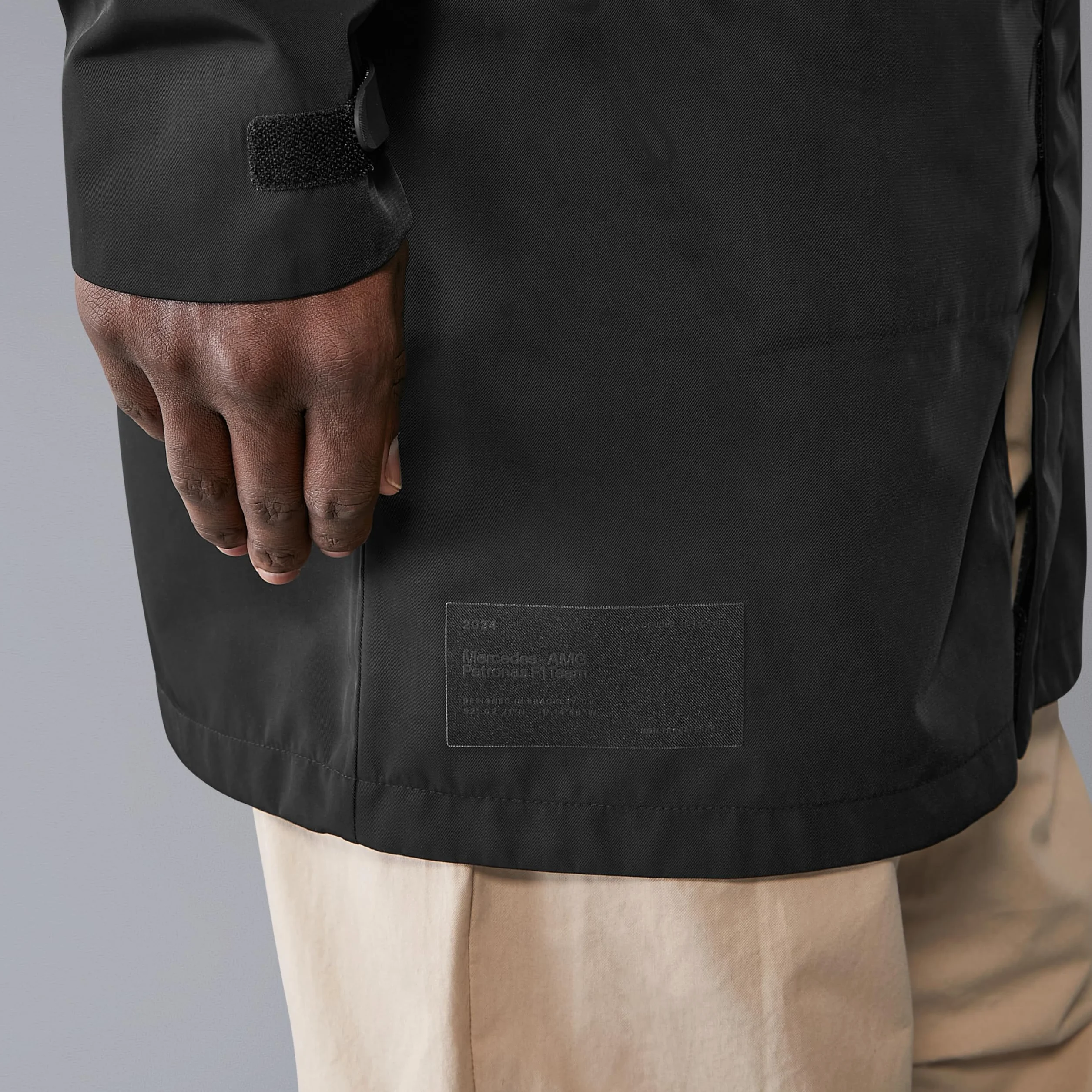 Mercedes AMG Petronas Veste de pluie F1 2024 Team Noir Taille M