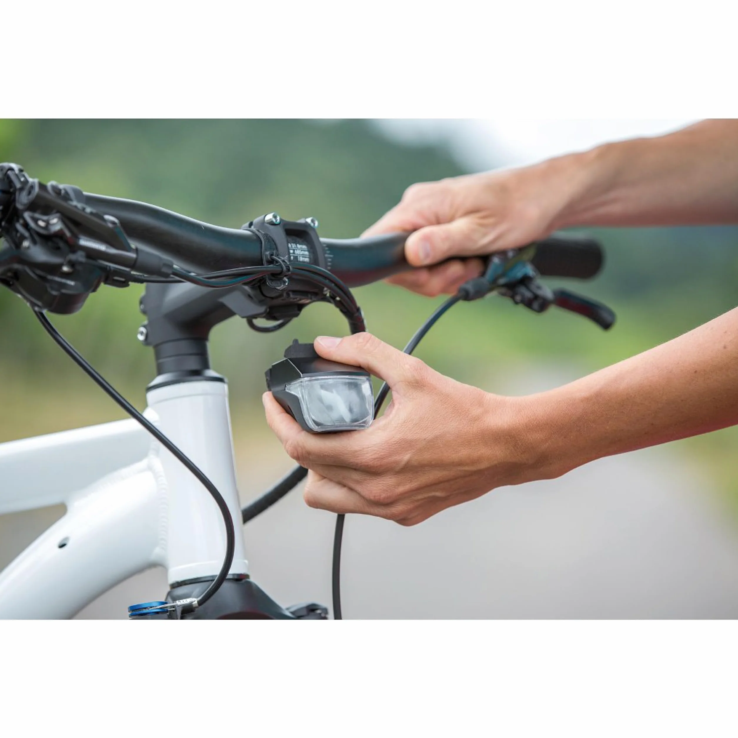 MonkeyLink Light 50 LUX Kit d'éclairage pour vélo, Accessoires de vélo (éclairage Avant et arrière, Fixation magnétique, Maintien Fixe, avec Homologation StVZO) Noir