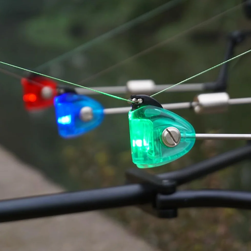 Lot de 4 indicateurs de touche lumineux (swingers) pour la pêche à la carpe